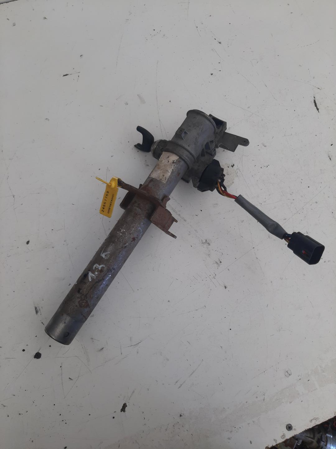 замок зажигания Ford Ka 1 поколение 1996, 1.3 л., бензин - фото №1