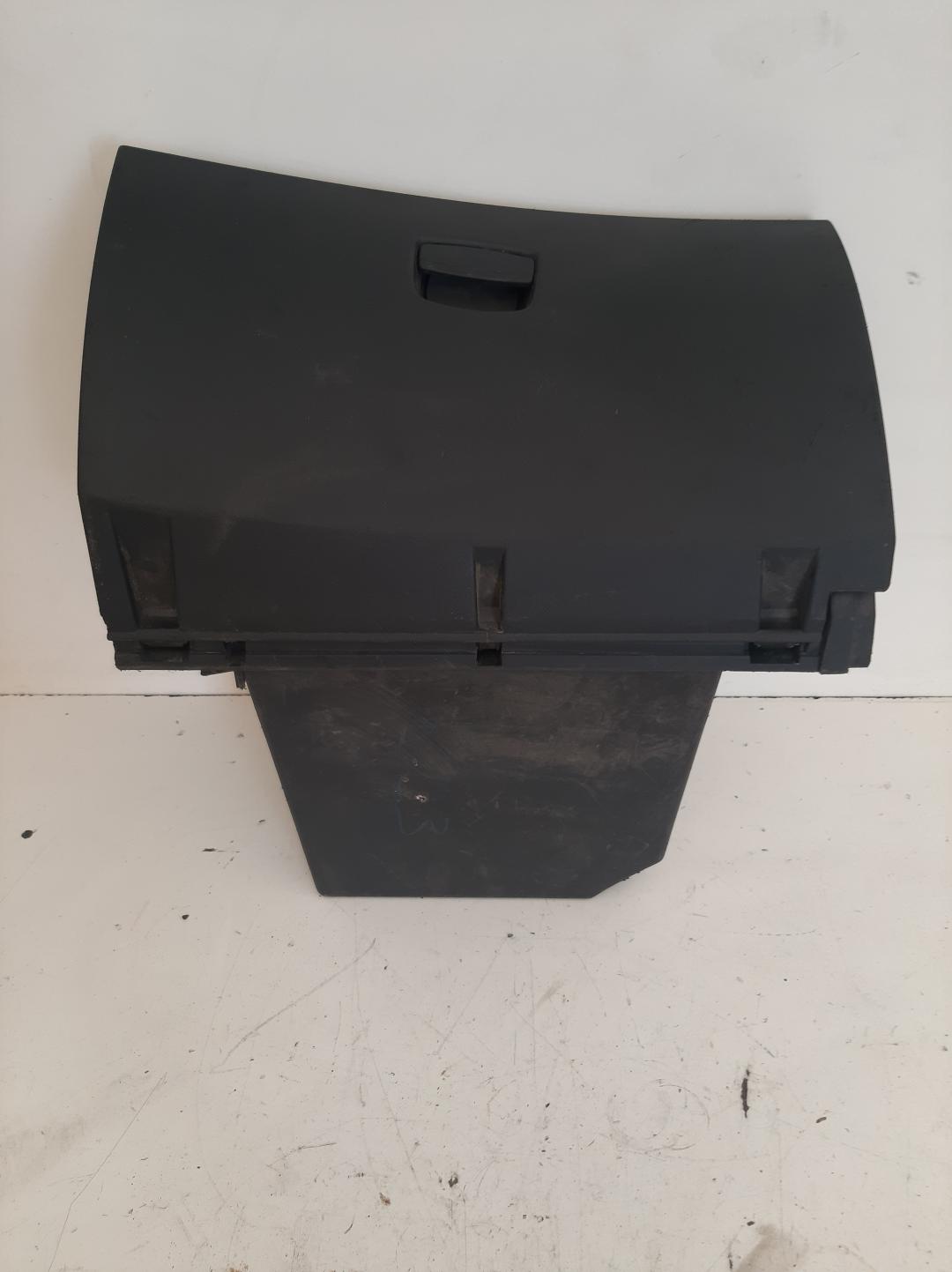 бардачок Renault Laguna 3 поколение 2007, 1.5 л., дизель, 685000001 - фото №1