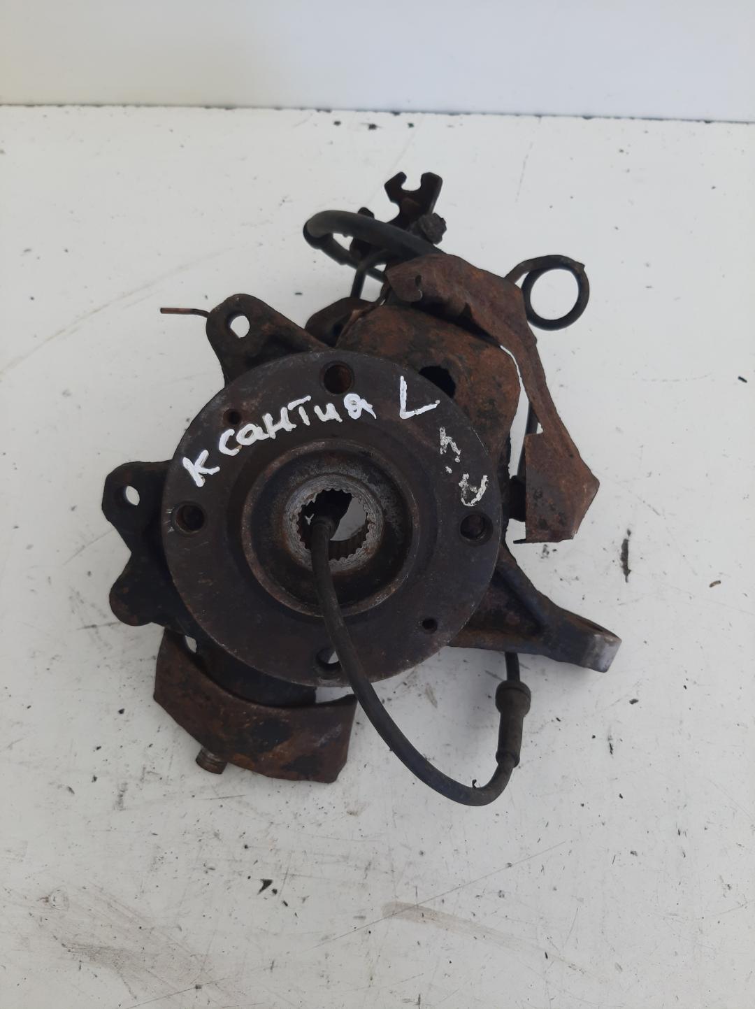 ступица передняя левая Citroen Xantia 1 поколение 1998, 1.8 л., бензин - фото №1