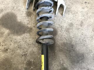 стойка передняя левая Cadillac CTS 1 поколение (2002 - 2007), 3.2 л., бензин