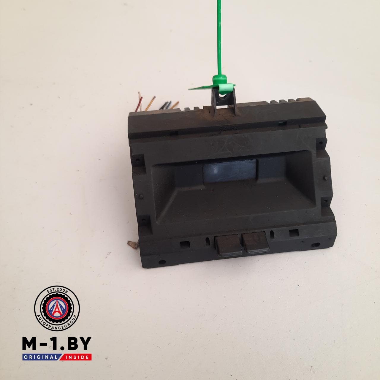 часы Renault Laguna 1 поколение (1993 - 1998), 7700822080 - фото №1