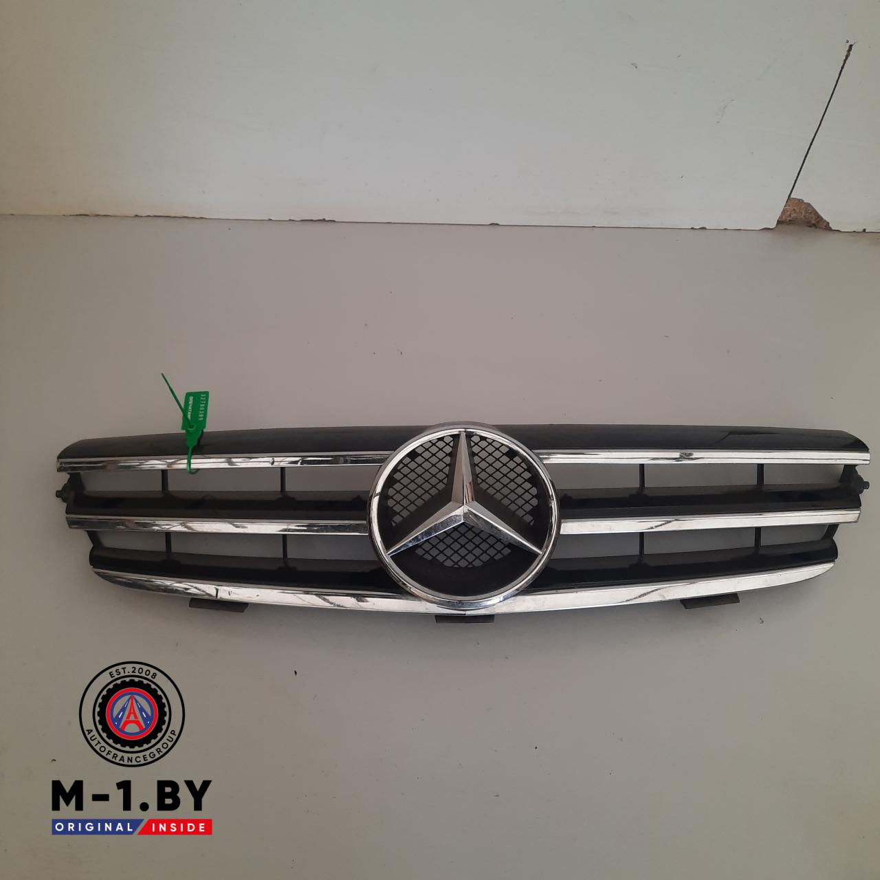 решетка радиатора Mercedes-Benz CLK-Класс C209/A209 (2002 - 2005), бензин, купе, A2098800223 - фото №1