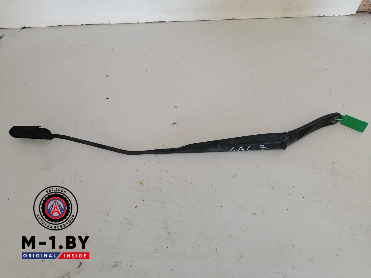 щеткодержатель (поводок стеклоочистителя, дворник) Renault Laguna 3 поколение (2007 - 2012), 80017257 - фото №1