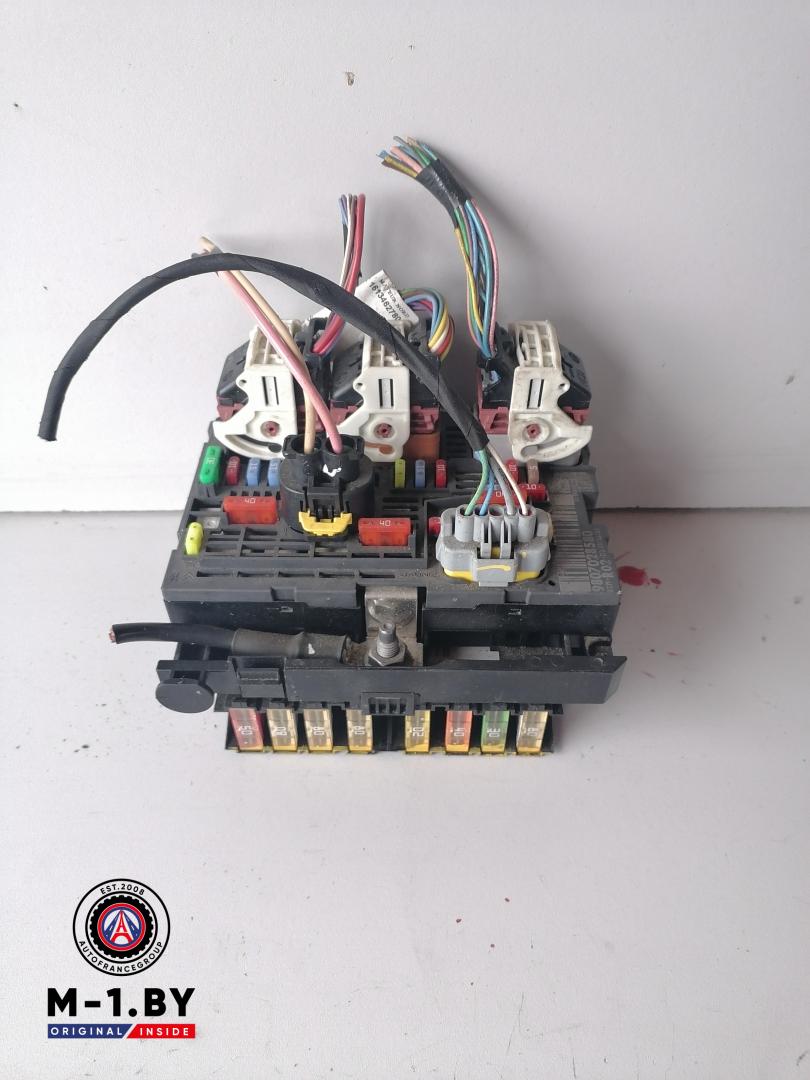 блок предохранителей Citroen C5 2 поколение (2008 - 2017), 9807028580, R02 - фото №1