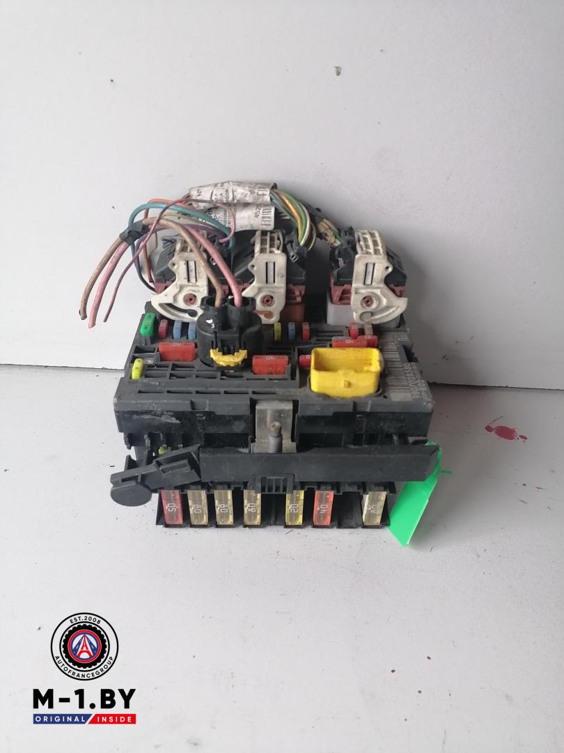 блок предохранителей Citroen C5 2 поколение (2008 - 2017), 9807028580, R02 - фото №1