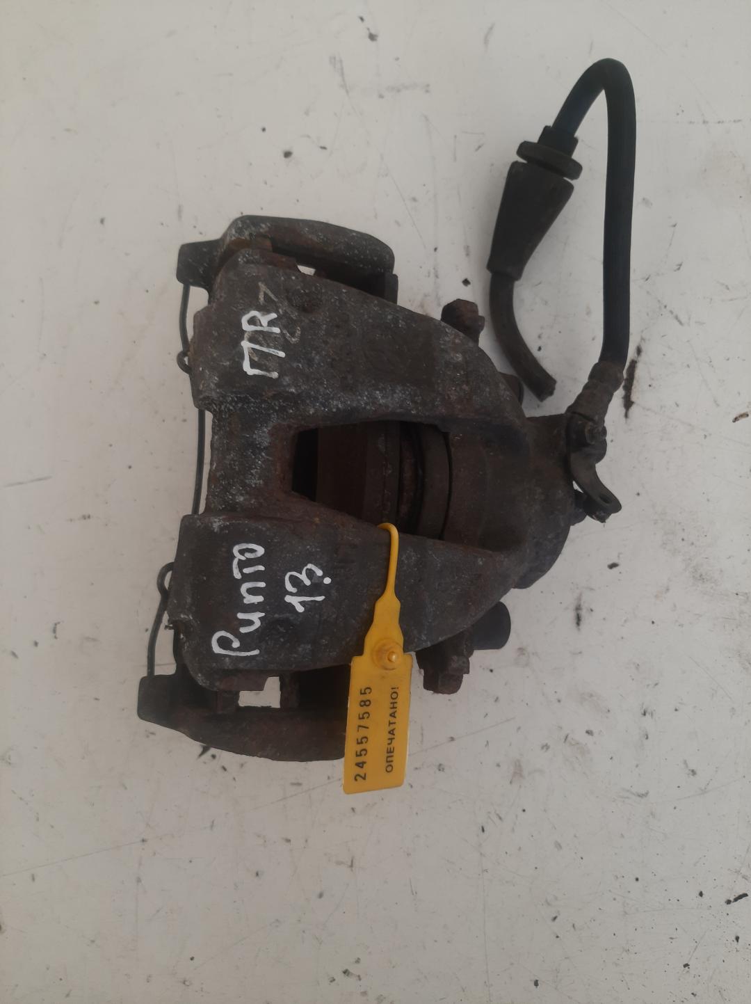 суппорт передний правый Fiat Punto 2 поколение 2003, 1.3 л., дизель - фото №1