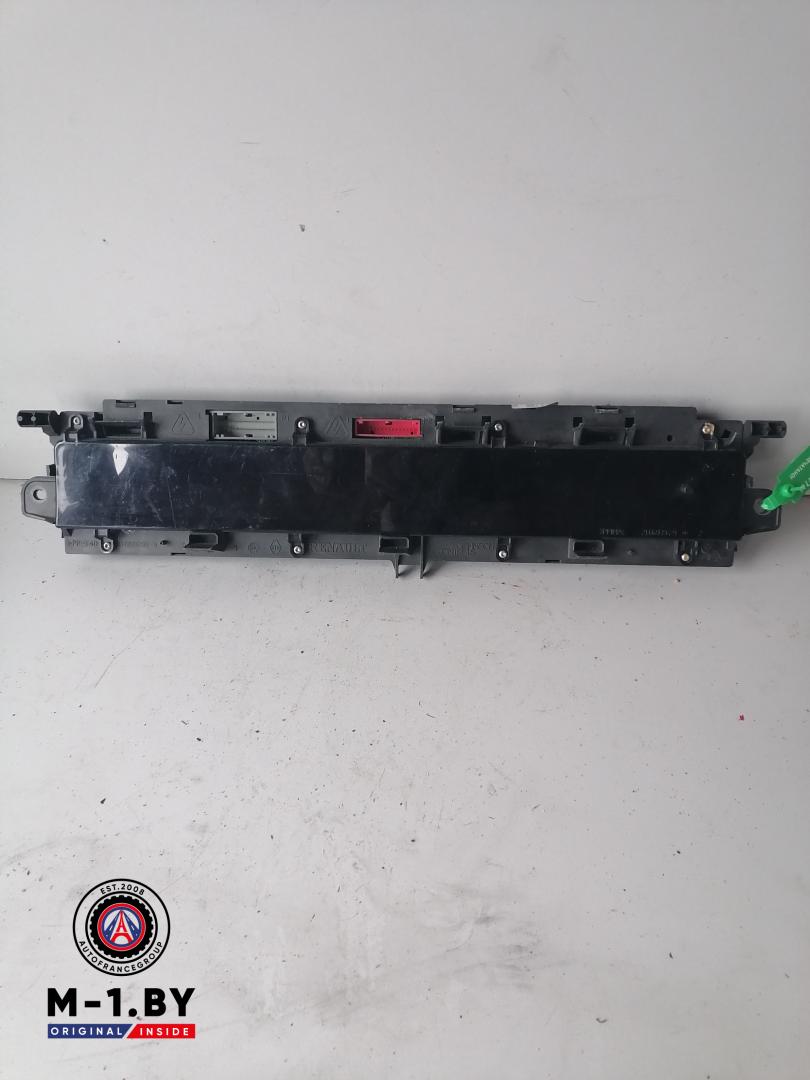 щиток приборов (приборная панель) Renault Scenic 2 поколение (2003 - 2006), P8200451505A - фото №1