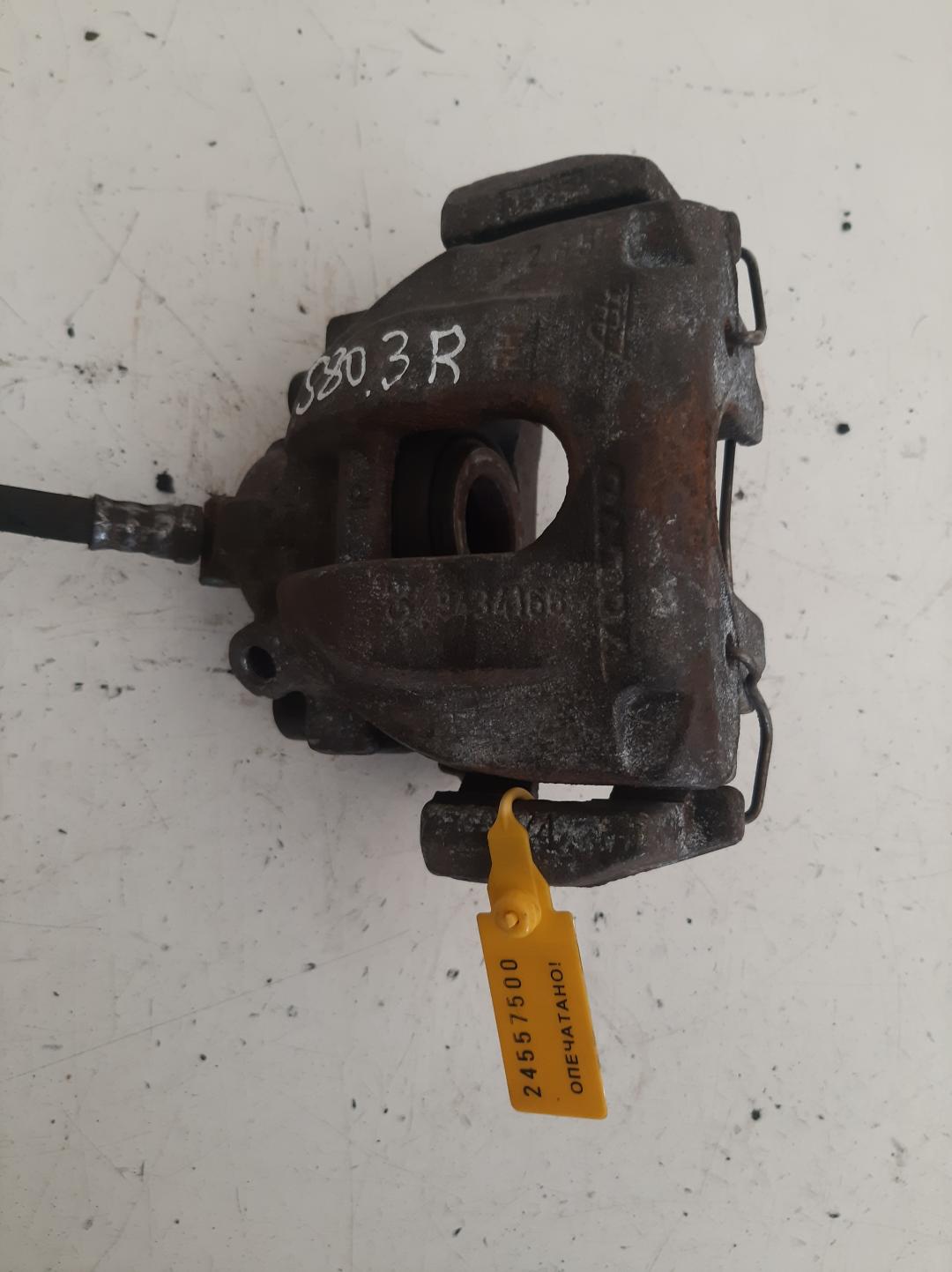 суппорт задний правый Volvo S80 1 поколение 2000, 2.4 л., бензин, 9434166 - фото №1