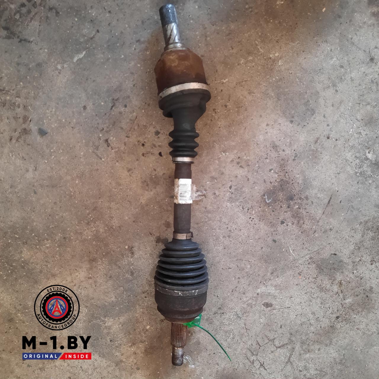 полуось передняя левая (приводной вал, ШРУС) Renault Scenic 2 поколение (2003 - 2006), 2.0 л., дизель, 8200383707 - фото №1