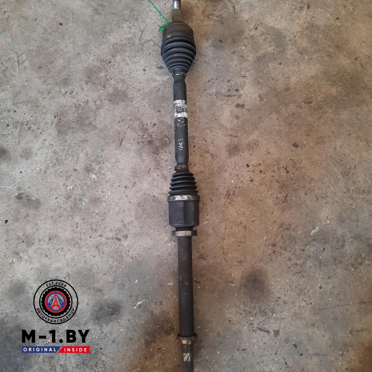 полуось передняя правая (приводной вал, ШРУС) Renault Laguna 3 поколение (2007 - 2012), 1.5 л., дизель, 8200934677 - фото №1