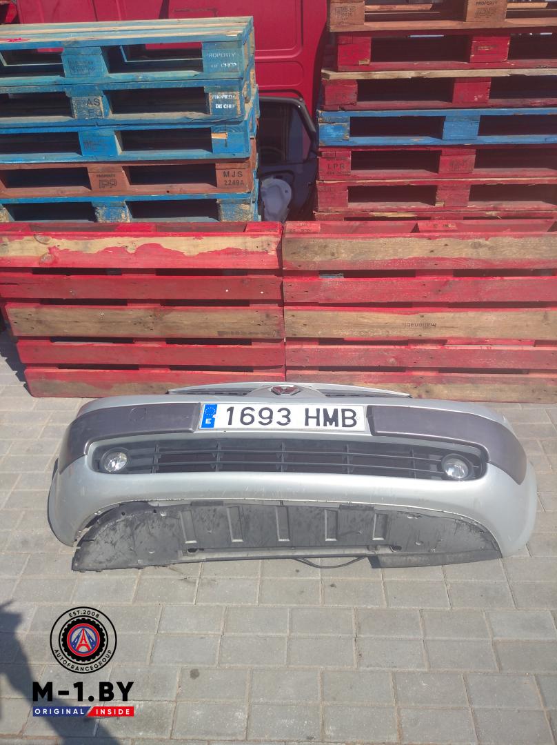бампер передний Renault Scenic 2 поколение (2003 - 2006) - фото №1