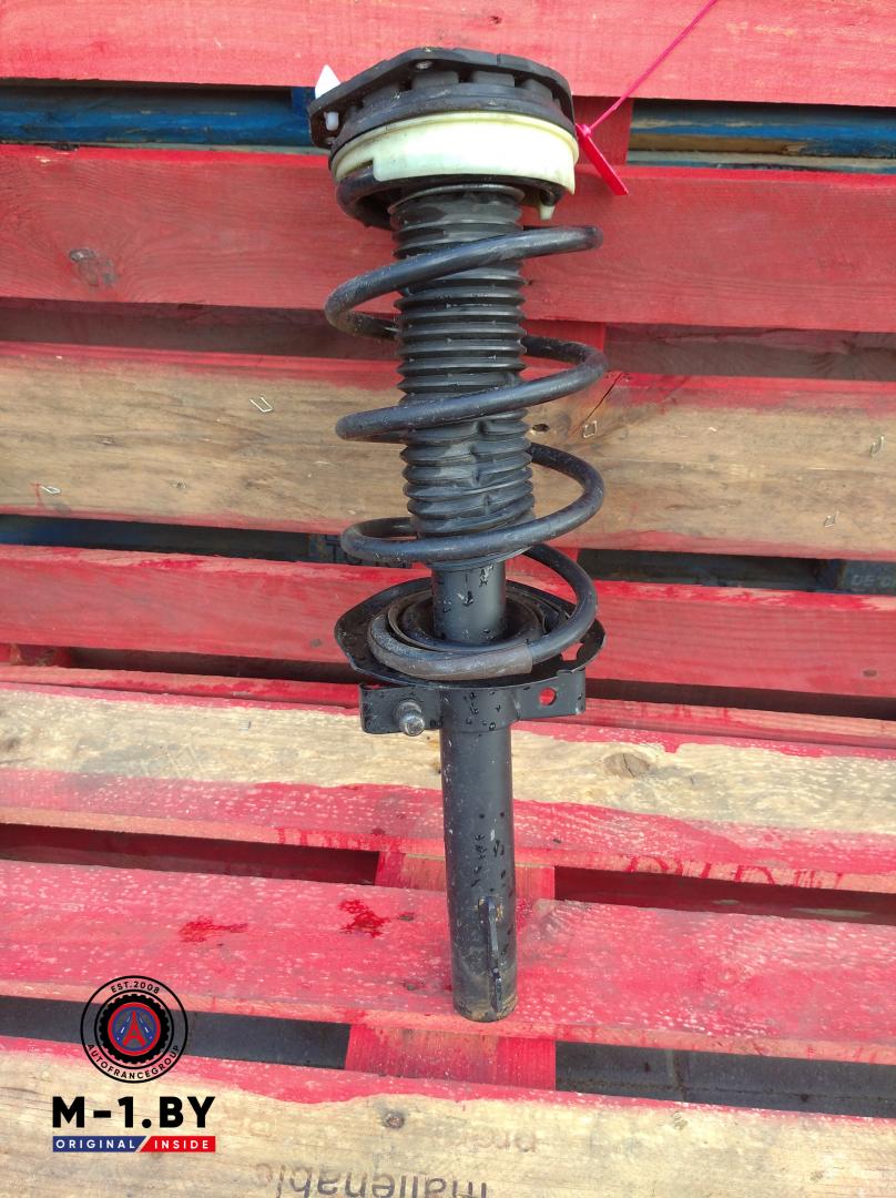 стойка передняя правая Renault Megane 2 поколение (2002 - 2006), 1.9 л., дизель - фото №1