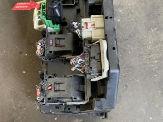 блок предохранителей Chrysler Voyager 5 поколение [рестайлинг] (2011 - 2025), 3.6 л., бензин, 68105507AC, R0462A0271