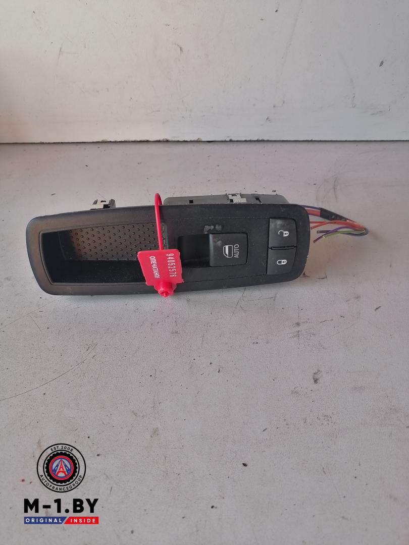 блок управления стеклоподъемниками Chrysler Grand Voyager 5 поколение 2008, 68110865AA - фото №1