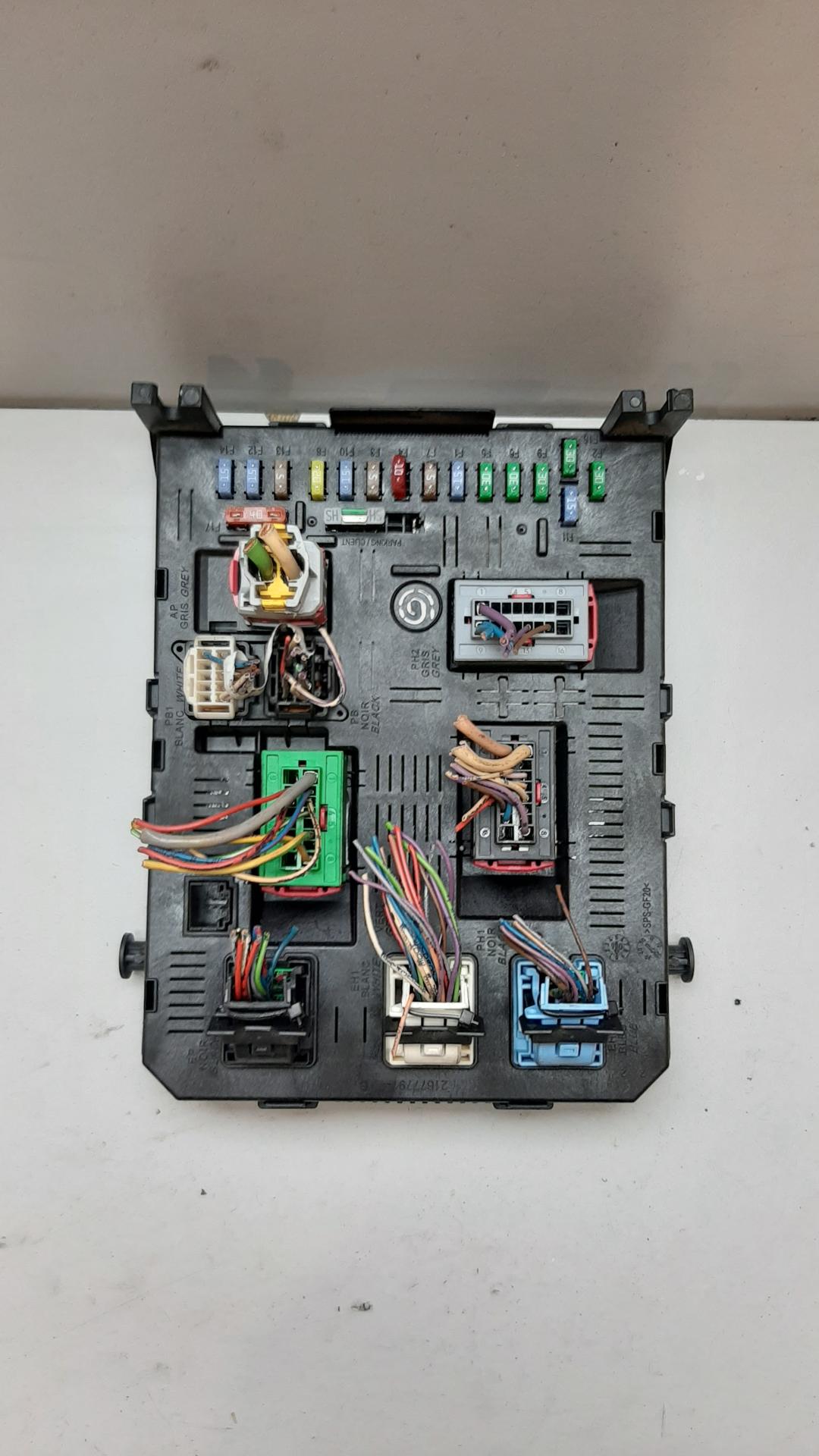 блок комфорта Citroen C4 1 поколение 2005, 1.6 л., дизель, 9661940480 - фото №1