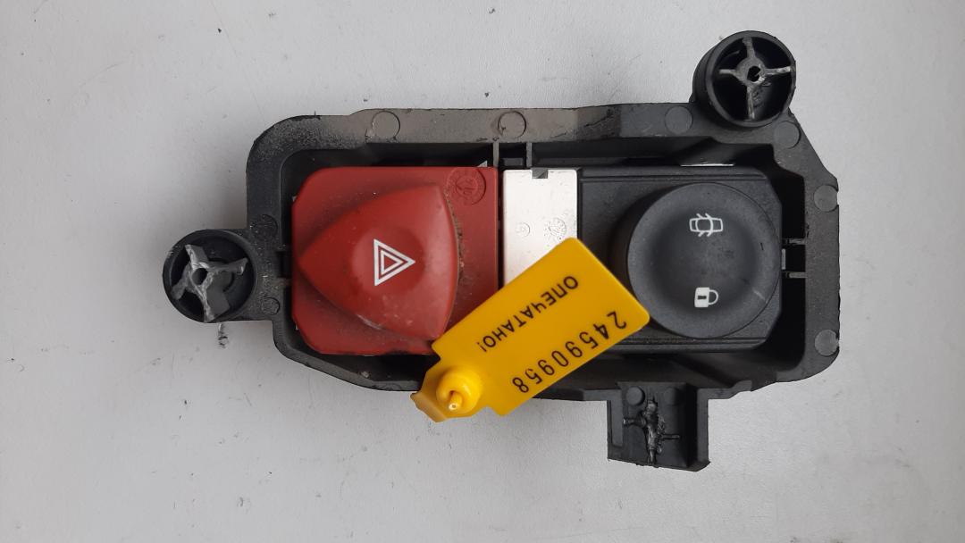 кнопка аварийной сигнализации Renault Megane 2 поколение 2002, 1.9 л., дизель, 8200095493 - фото №1