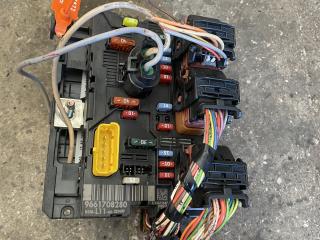 блок предохранителей Peugeot 207 1 поколение [рестайлинг] (2009 - 2013), 1.6 л., бензин, BSML11, BSML1100