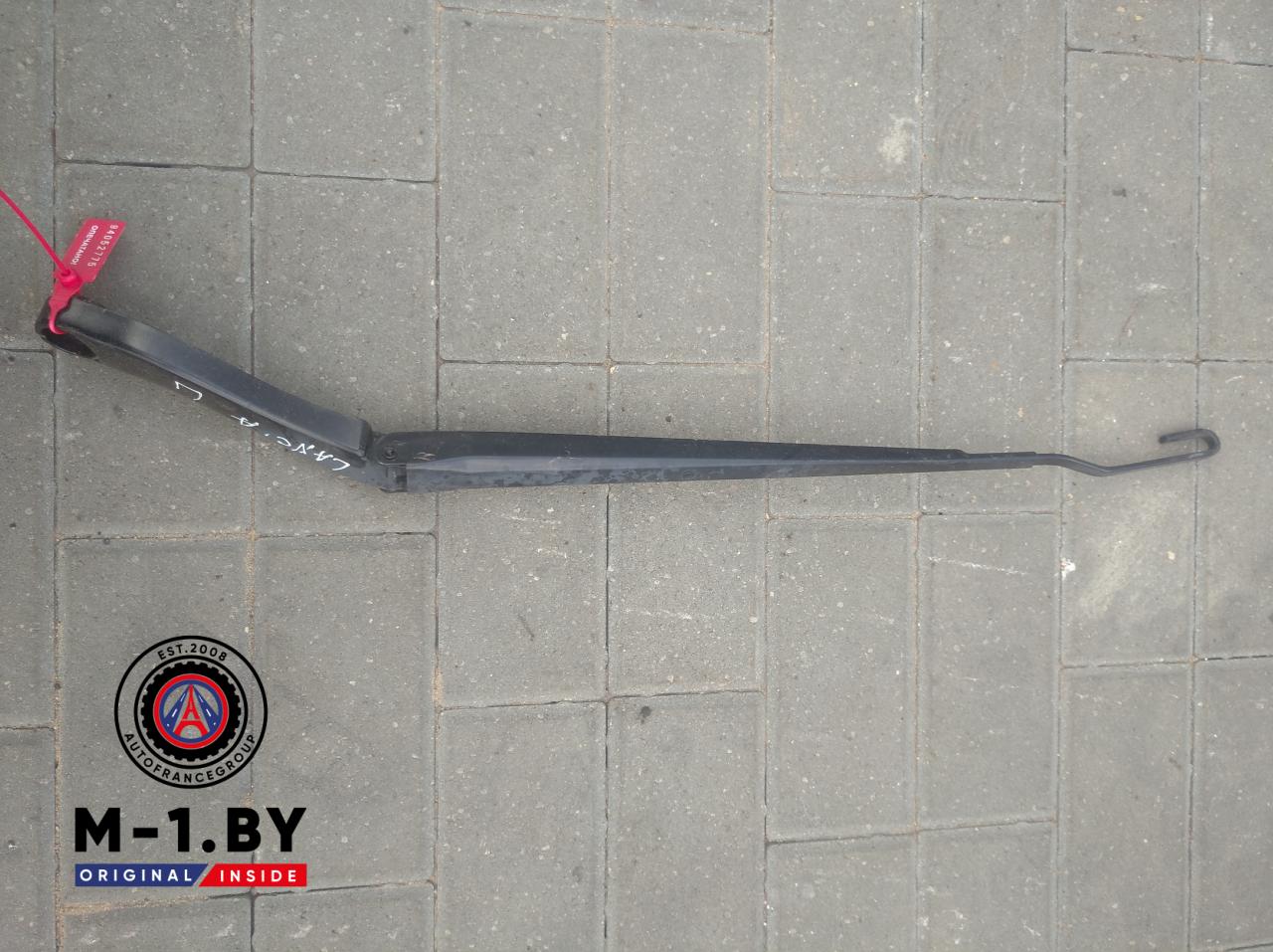 щеткодержатель (поводок стеклоочистителя, дворник) Chrysler Voyager 5 поколение (2007 - 2011), 05113045AD - фото №1