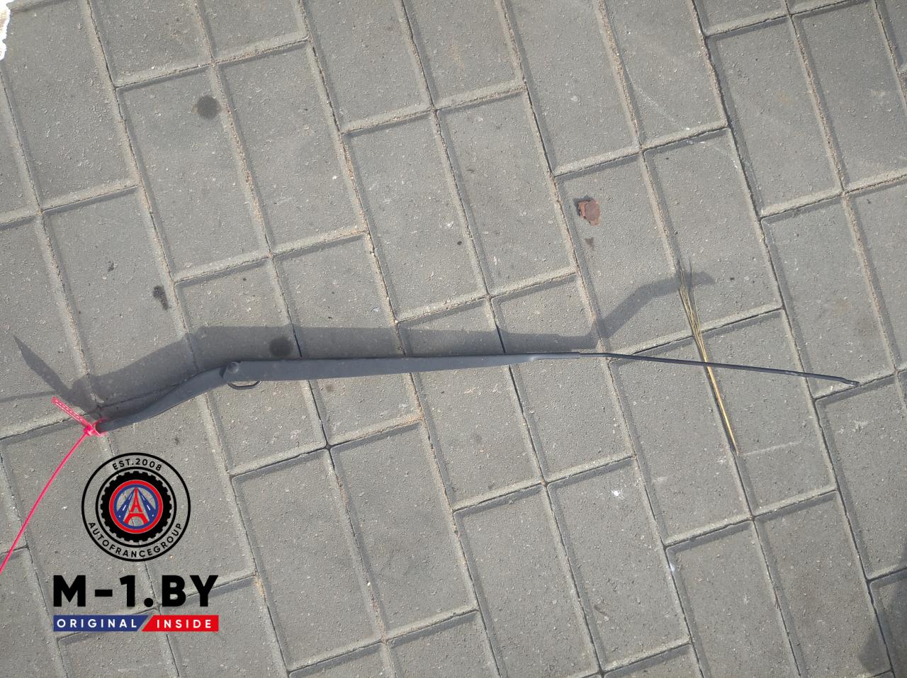 щеткодержатель (поводок стеклоочистителя, дворник) Renault Megane 3 поколение (2008 - 2014) - фото №1