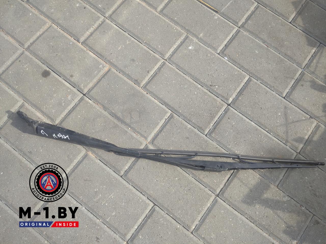 щеткодержатель (поводок стеклоочистителя, дворник) Renault Logan 1 поколение (2004 - 2009) - фото №1