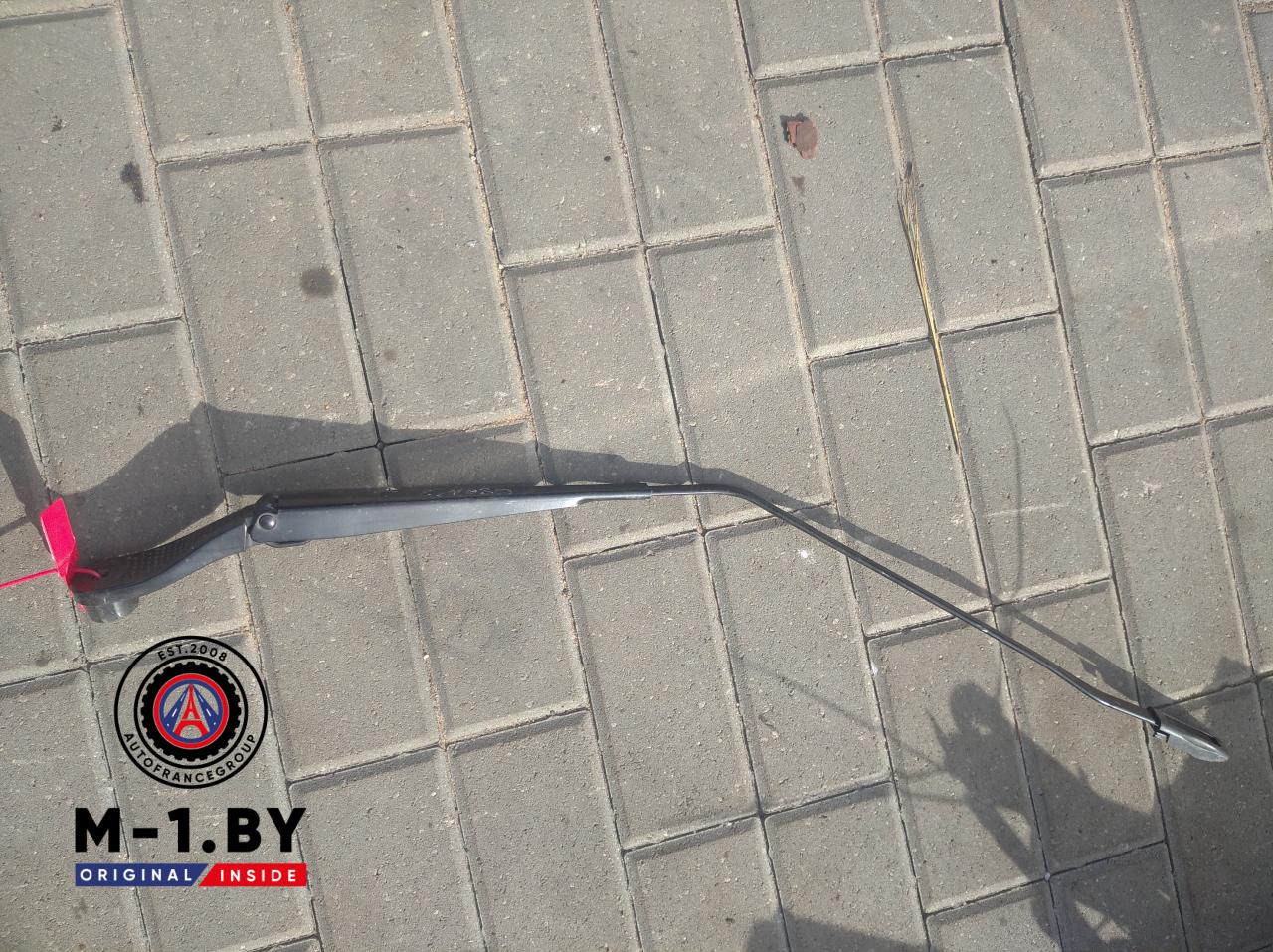 щеткодержатель (поводок стеклоочистителя, дворник) Renault Scenic 3 поколение (2009 - 2012) - фото №1