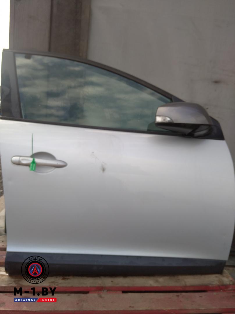 дверь передняя правая Renault Megane 3 поколение (2008 - 2014) - фото №1