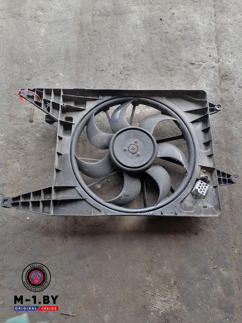 вентилятор радиатора Renault Logan 2 поколение 2014, 1.5 л., дизель, 3136613347, 8200765566, 3135104018 - фото №1