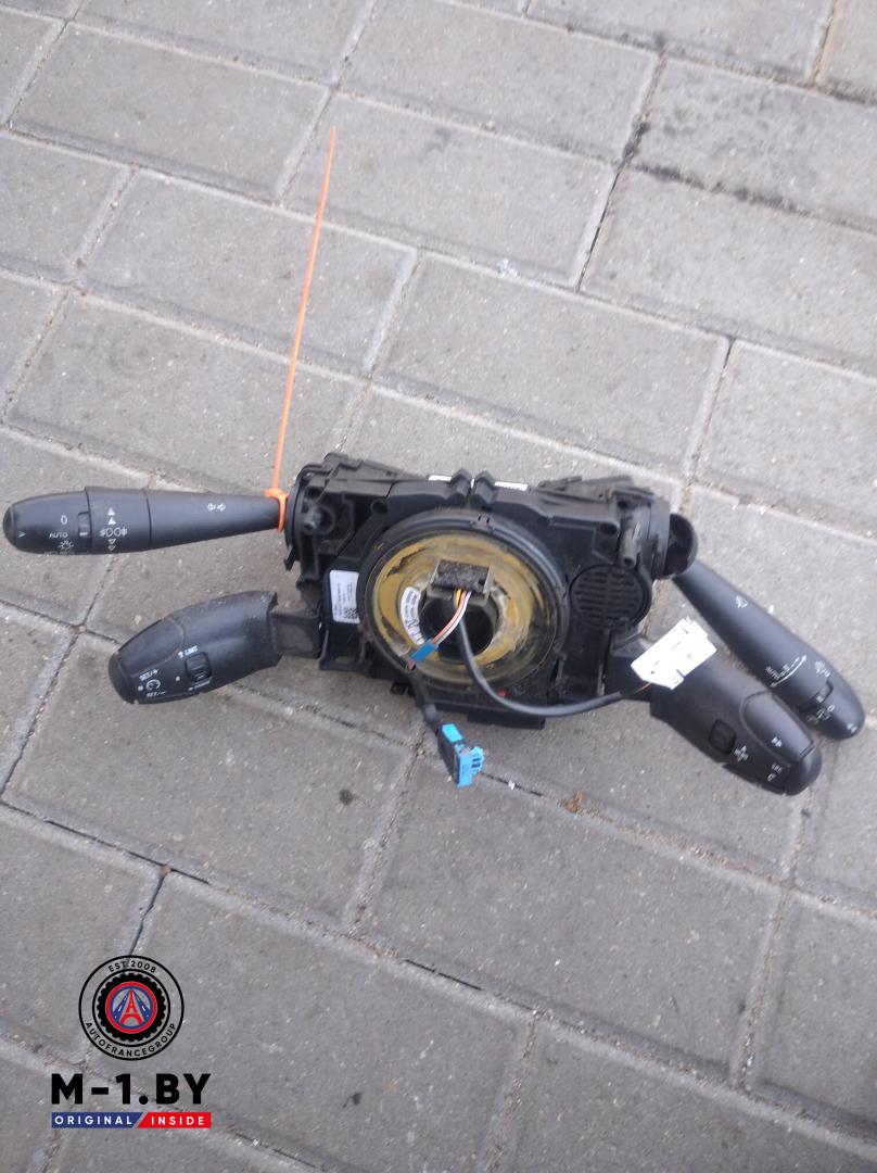 переключатель подрулевой (стрекоза) Peugeot 3008 1 поколение (2010 - 2013), 96663613XT - фото №1