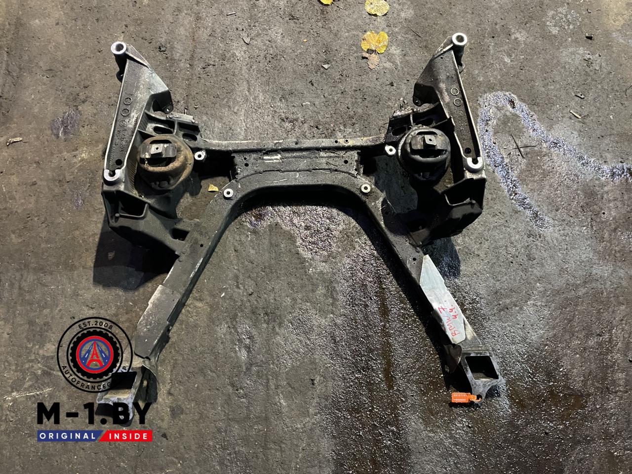 балка подвески передняя (подрамник) BMW 7 серия E65/E66/E67 (2001 - 2005), 4.4 л., бензин, 13490410 - фото №1