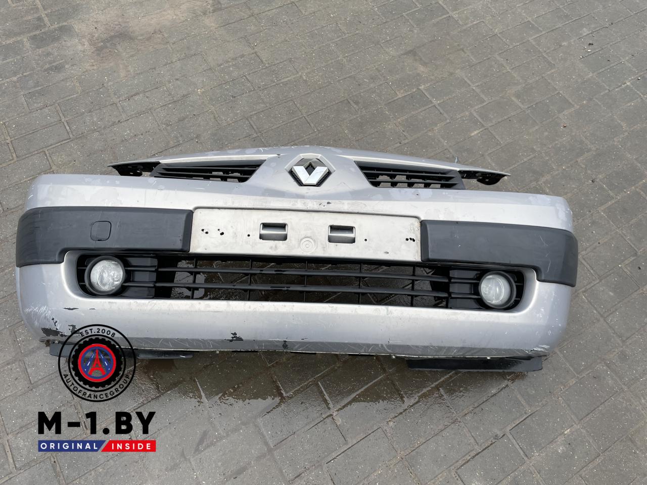 бампер передний Renault Megane 2 поколение (2002 - 2006) - фото №1