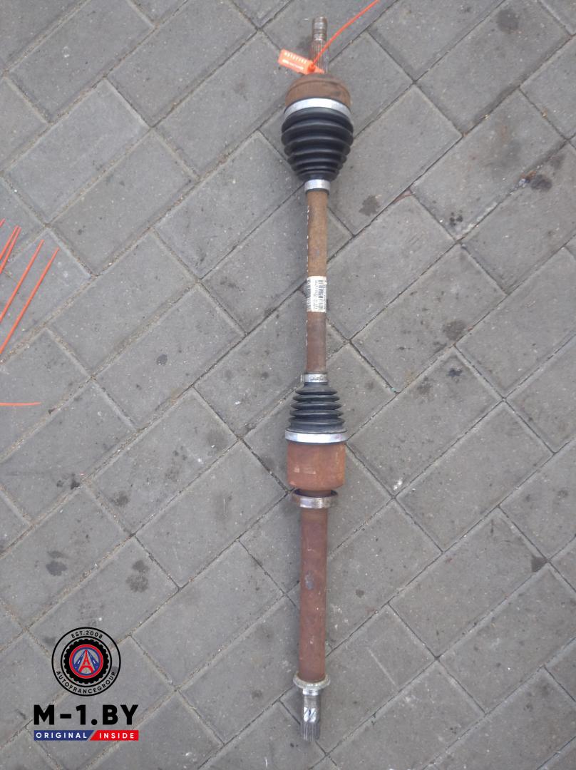 полуось передняя правая (приводной вал, ШРУС) Renault Scenic 3 поколение (2009 - 2012), 1.5 л., дизель, 391006777 - фото №1