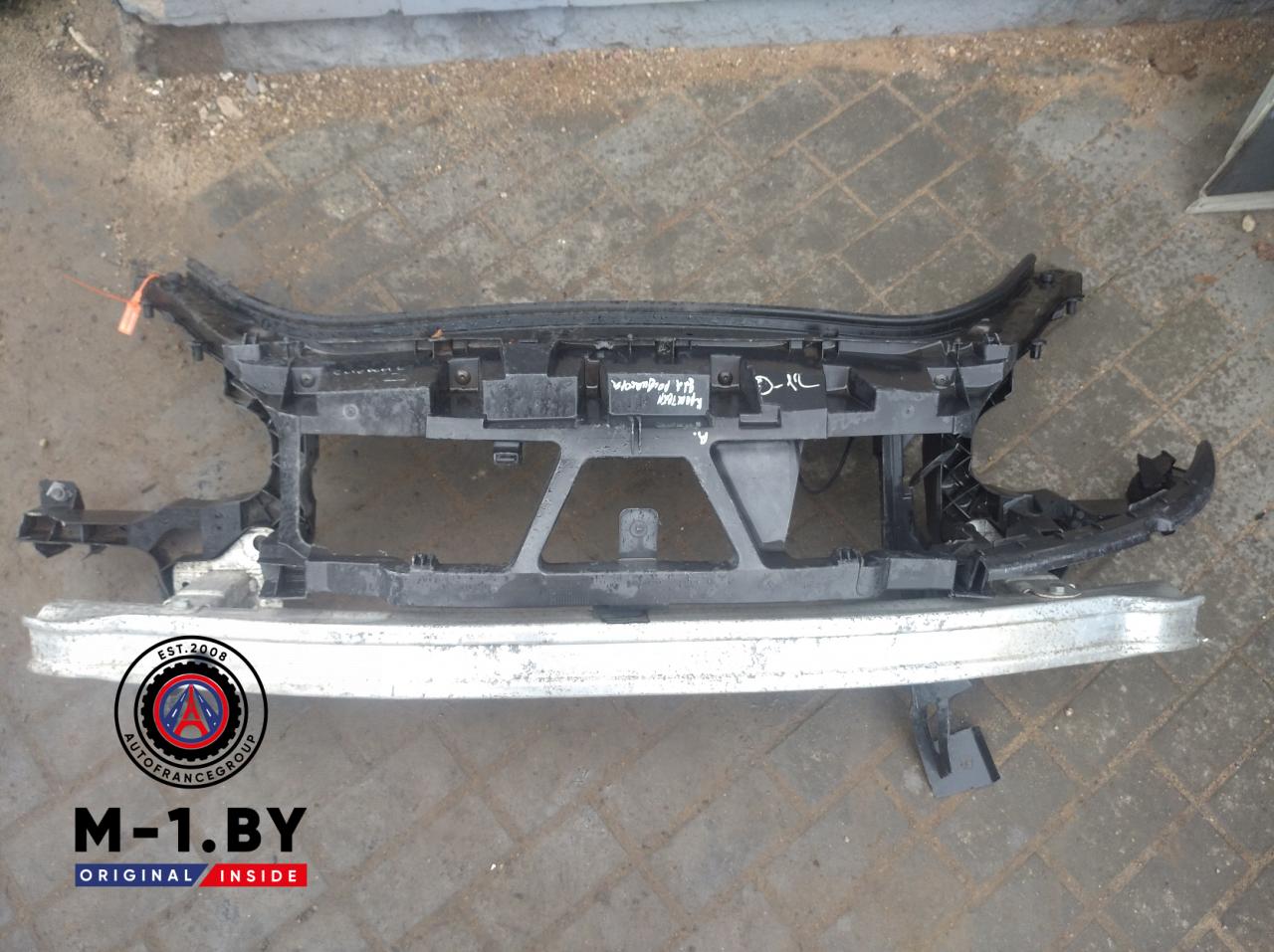 передняя панель крепления облицовки (телевизор) Renault Scenic 2 поколение (2003 - 2006) - фото №1