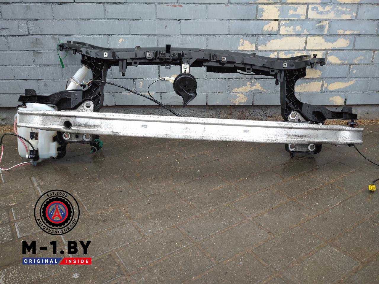 передняя панель крепления облицовки (телевизор) Renault Scenic 2 поколение (2003 - 2006) - фото №1