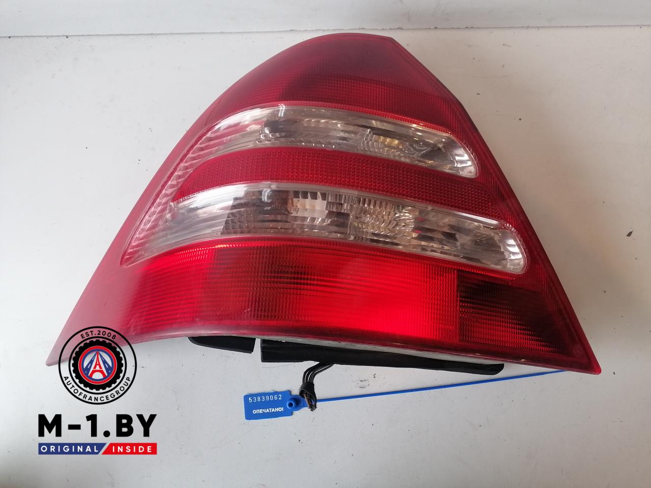 фонарь задний левый Mercedes-Benz C-Класс W203/S203/CL203 (2000 - 2004) - фото №1