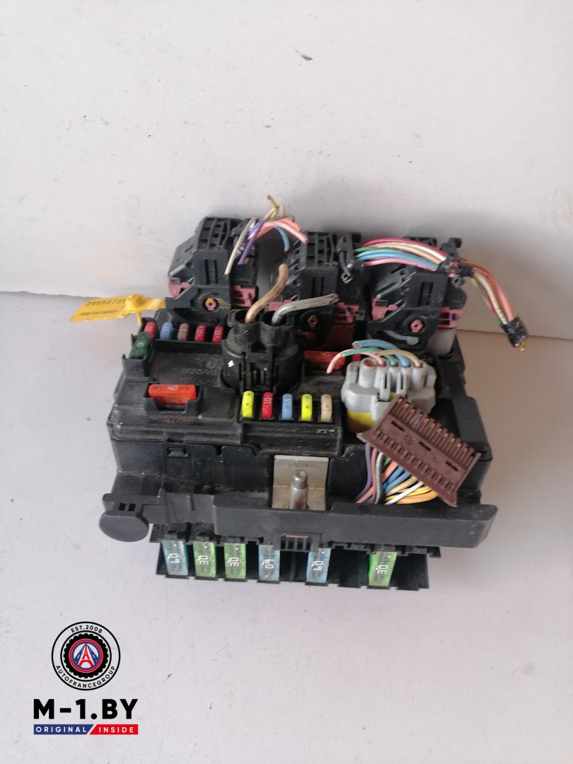 блок предохранителей Peugeot 208 1 поколение (2012 - 2016), 9667199780 - фото №1