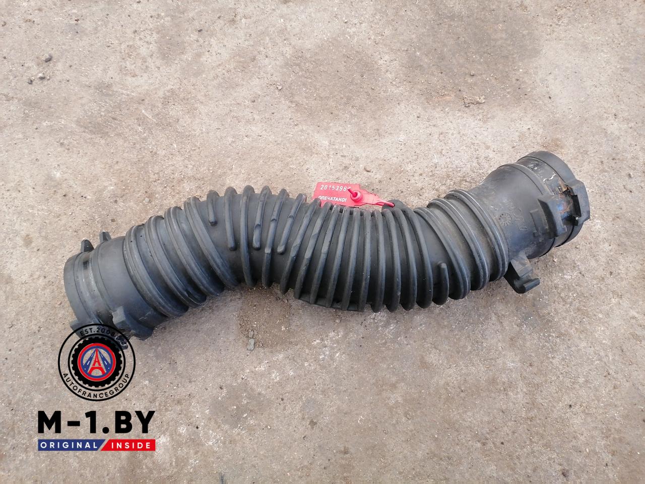 патрубок воздушного фильтра Renault Megane 3 поколение (2008 - 2014), 1.9 л., дизель, 8200720174 - фото №1