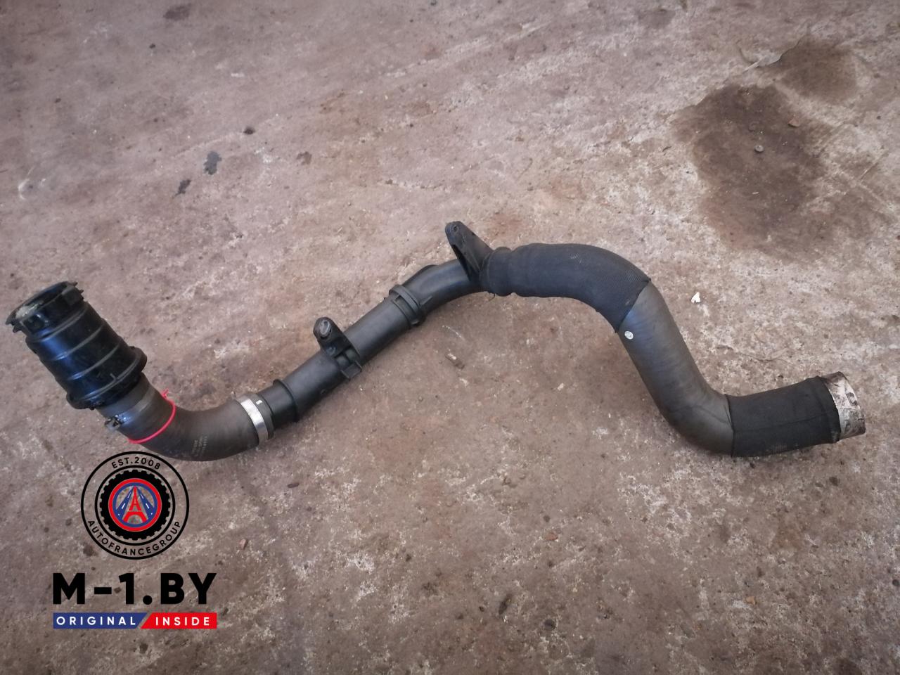 патрубок интеркулера Renault Megane 3 поколение (2008 - 2014), R9M402, 8201081675, 2030711 - фото №1
