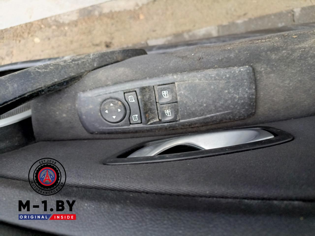 блок управления стеклоподъемниками Renault Megane 3 поколение (2008 - 2014), купе - фото №1