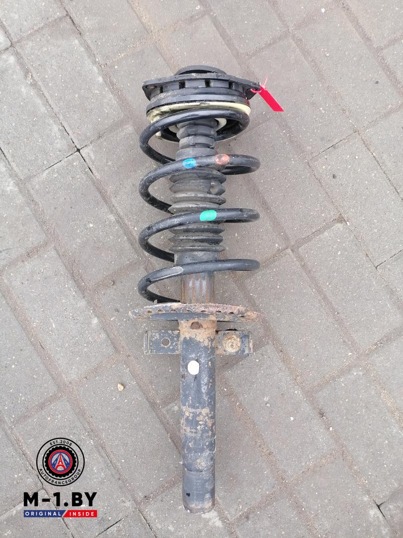 стойка передняя левая Renault Megane 2 поколение (2002 - 2006) - фото №1