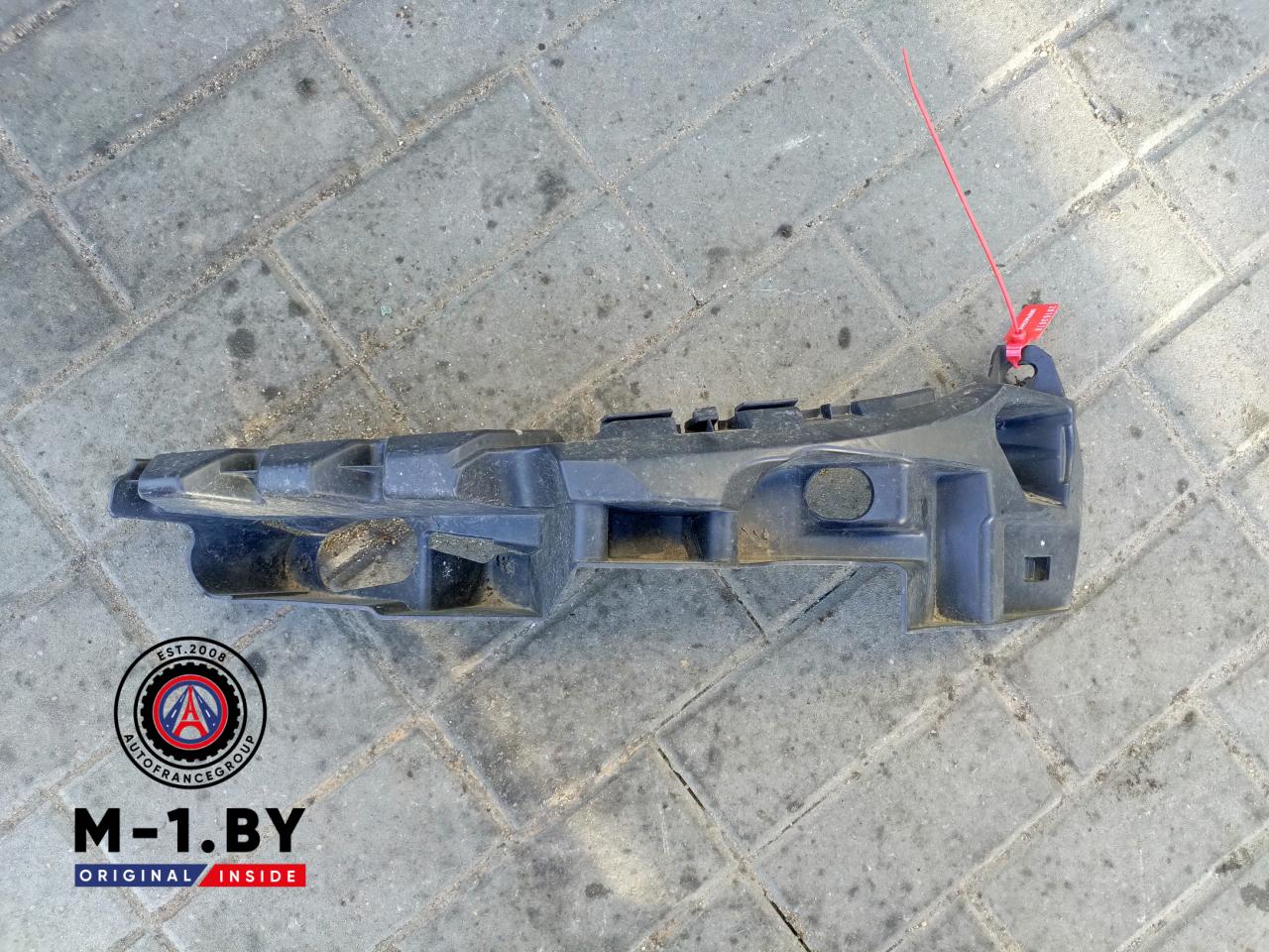 Крепление бампера переднего Renault Scenic 2 поколение (2003 - 2006) - фото №1
