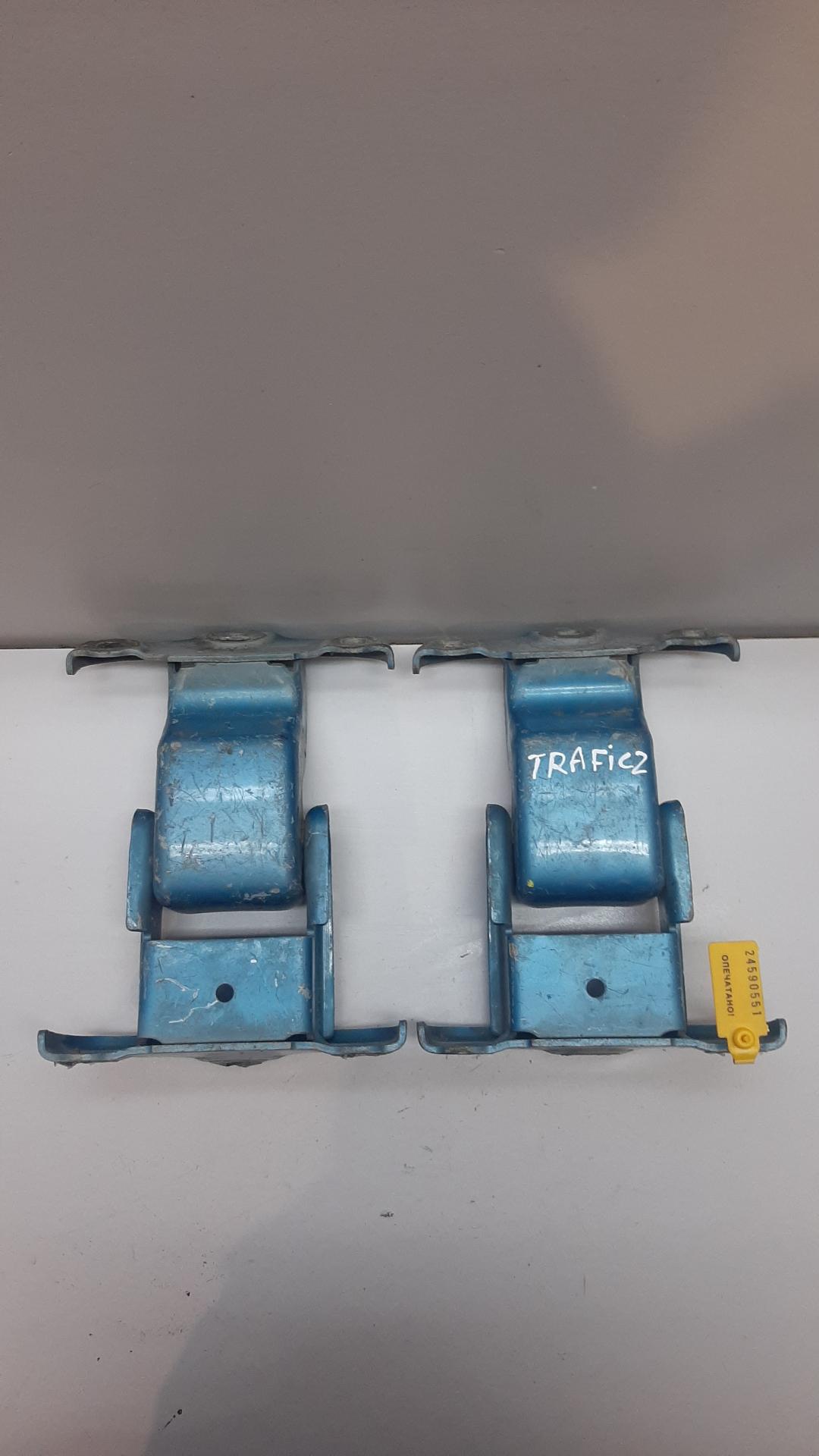 петля крышки багажника Renault Trafic 2 поколение 2001, 1.9 л., дизель, 312304K - фото №1