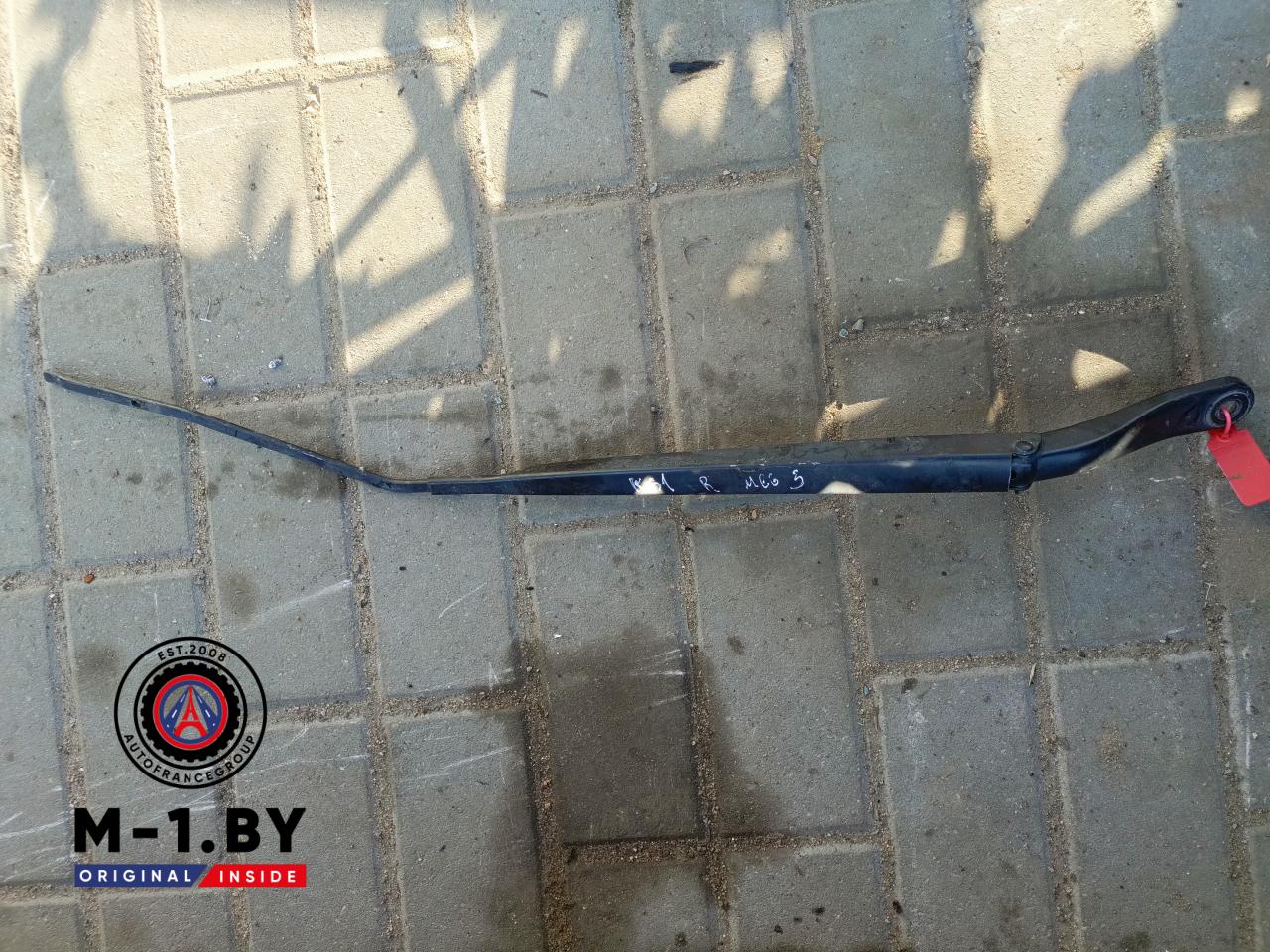 щеткодержатель (поводок стеклоочистителя, дворник) Renault Megane 3 поколение (2008 - 2014), 288860005R - фото №1