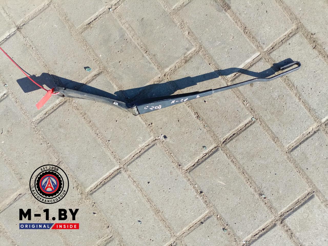 щеткодержатель (поводок стеклоочистителя, дворник) Mercedes-Benz C-Класс W203/S203/CL203 (2000 - 2004), A2038200544 - фото №1