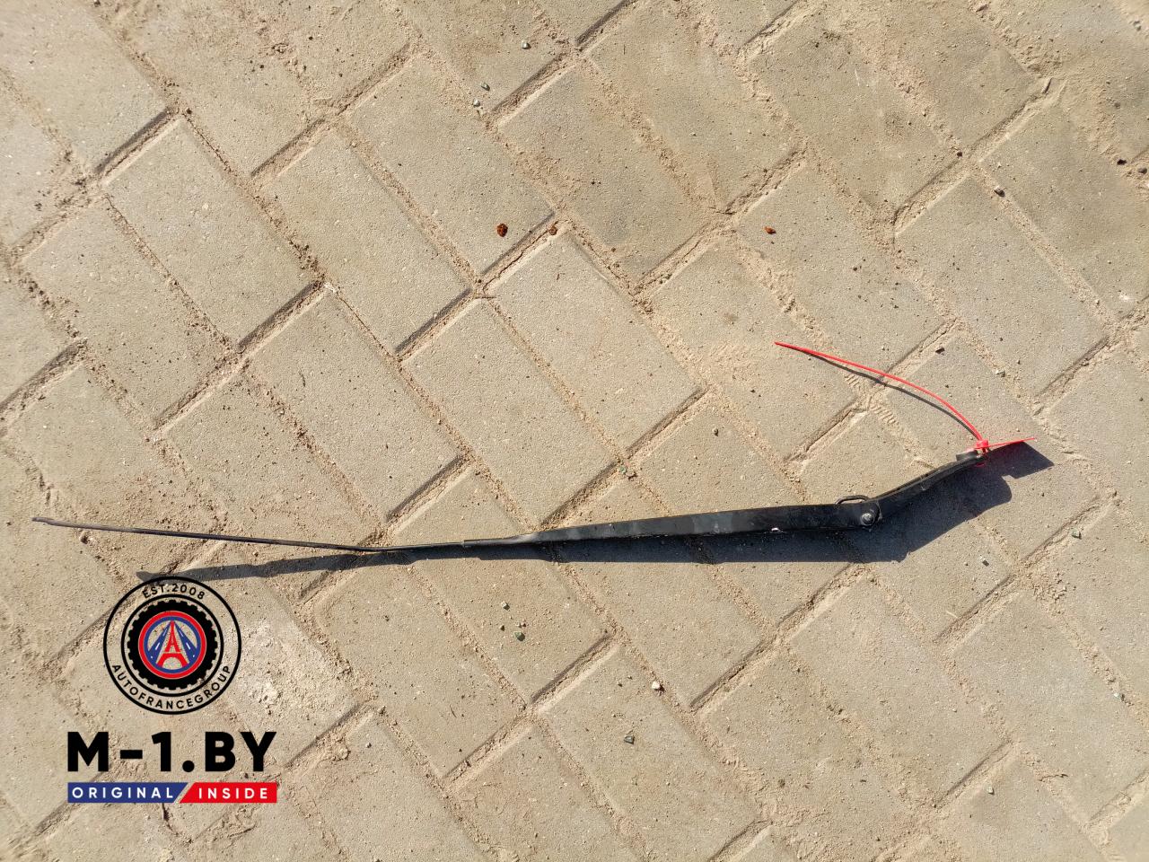 щеткодержатель (поводок стеклоочистителя, дворник) Renault Laguna 3 поколение (2007 - 2012) - фото №1