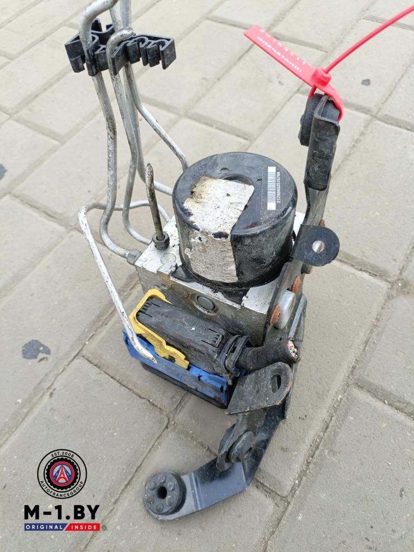 блок ABS Renault Megane 3 поколение (2008 - 2014), 476606264R - фото №1