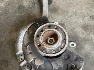 ступица передняя левая Mercedes-Benz C-Класс W205/S205/C205 (2014 - 2018), 1.6 л., дизель