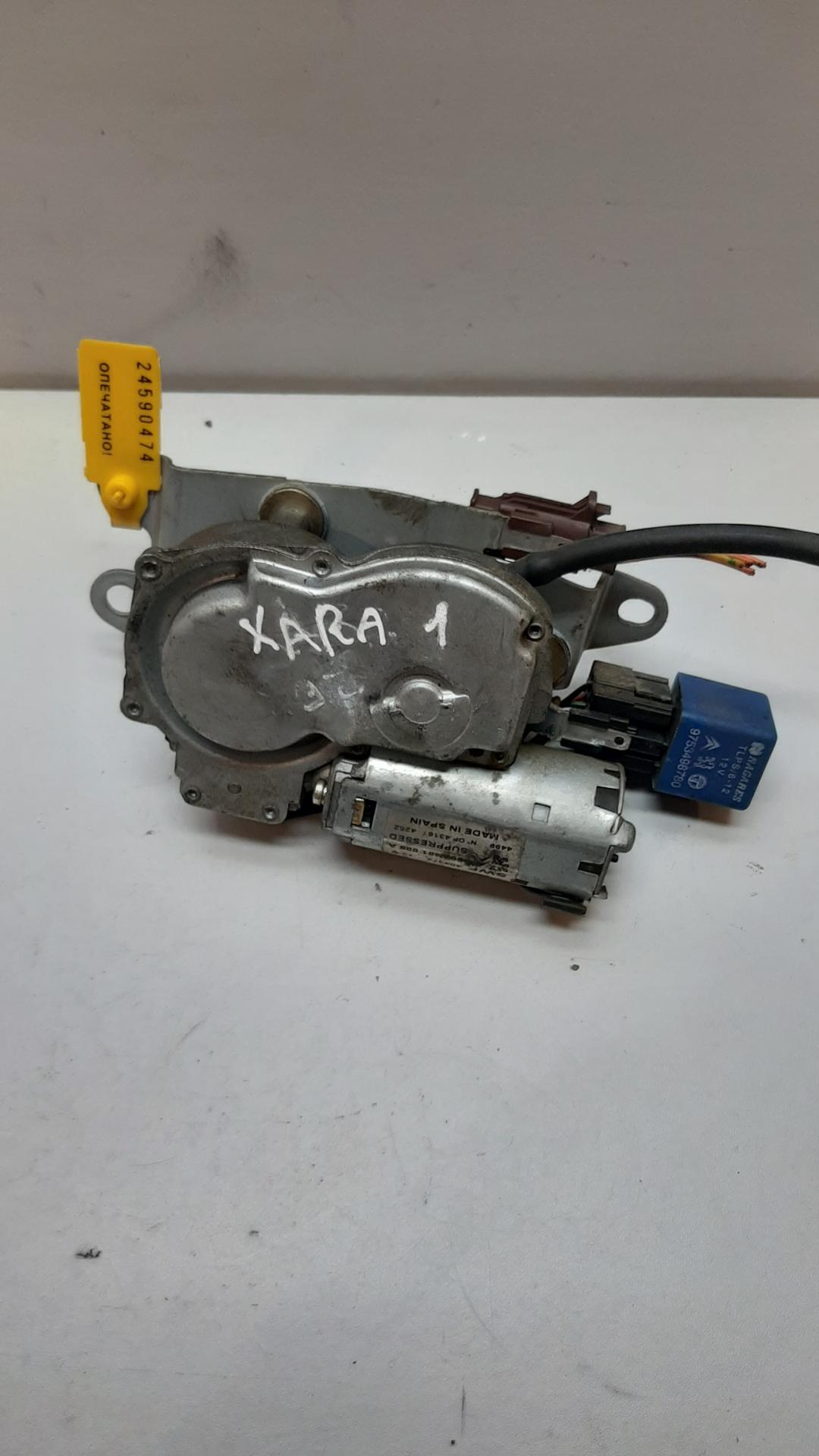 моторчик заднего стеклоочистителя (дворника) Citroen Xsara 1 поколение 1997, 1.8 л., бензин, 962381888 - фото №1