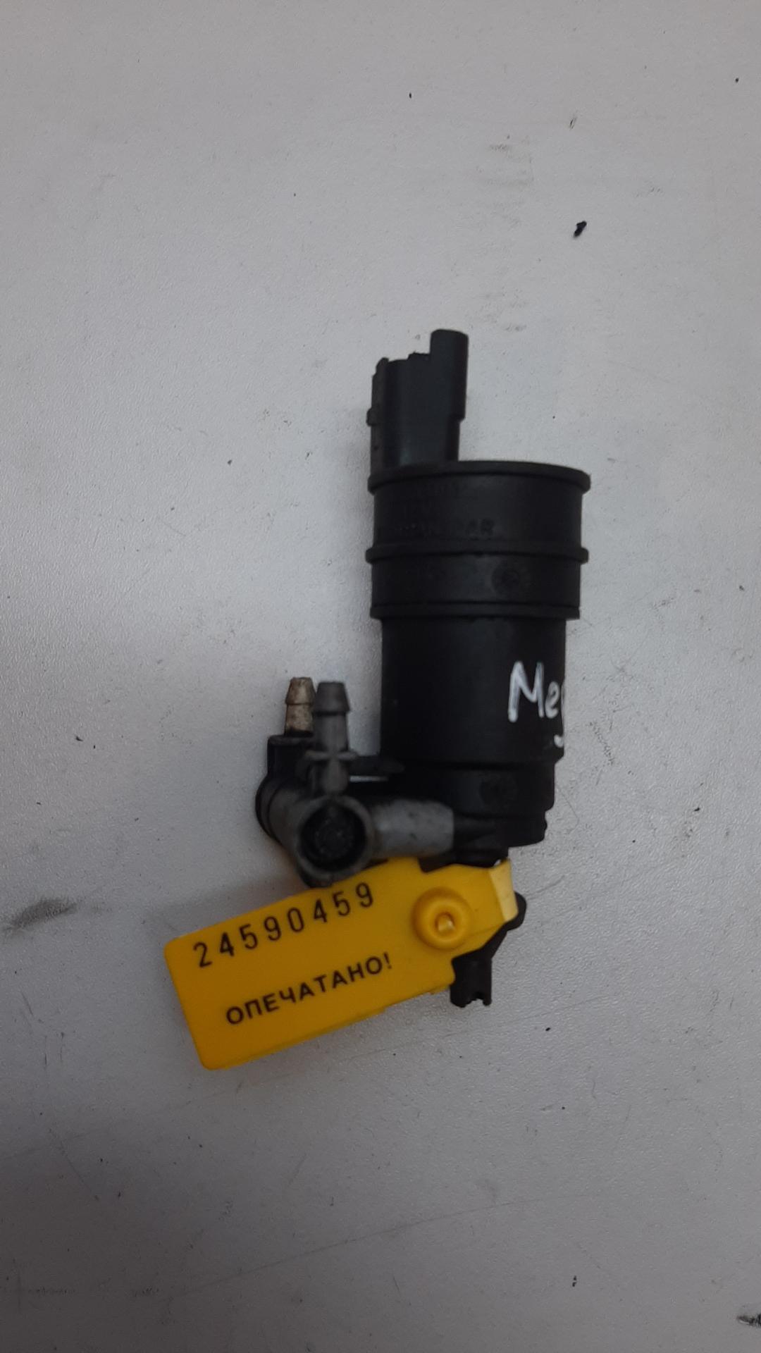 насос (моторчик) омывателя стекла Renault Megane 1 поколение 1998, 2.0 л., бензин - фото №1