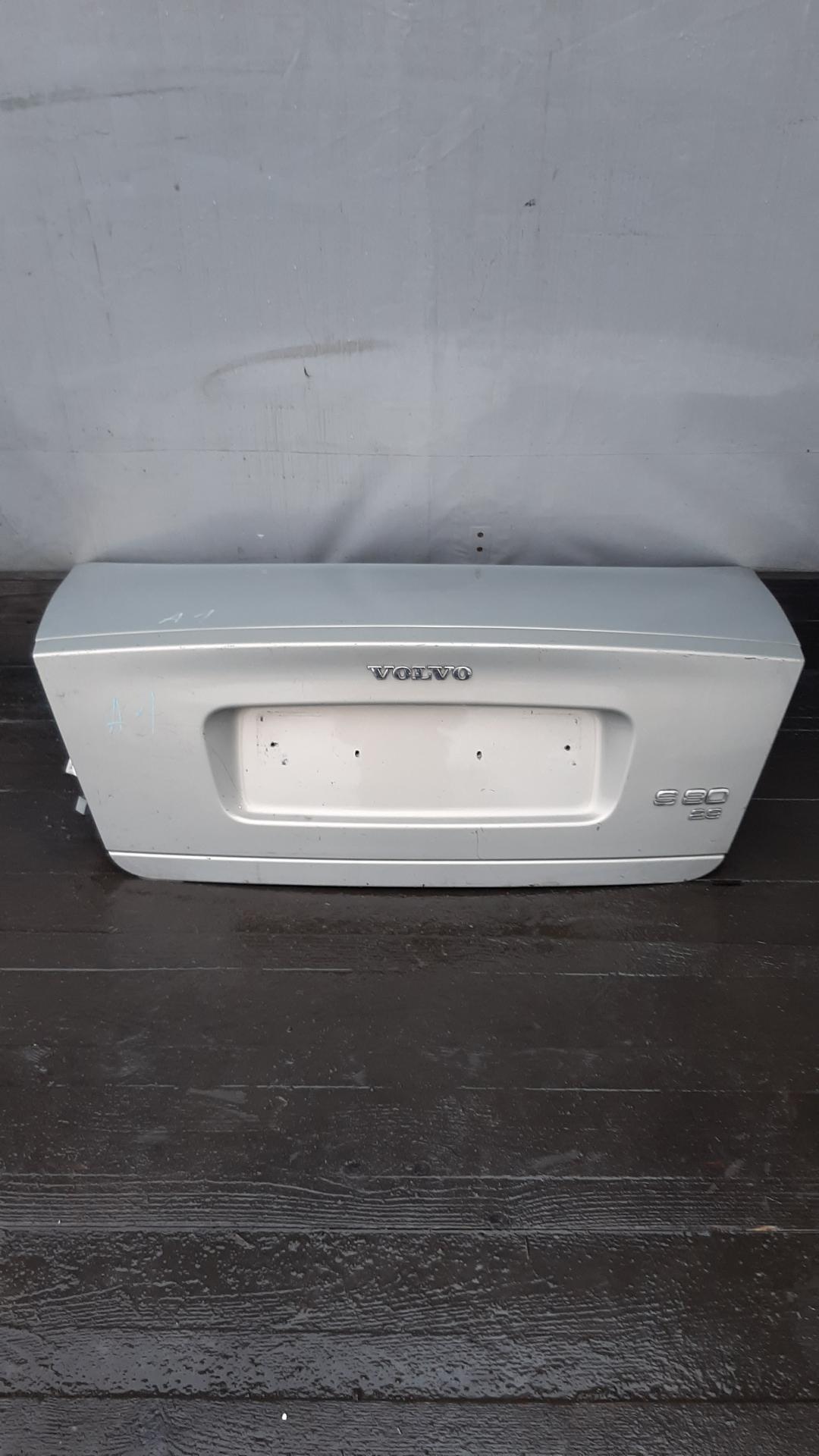 крышка багажника (дверь 3-5) Volvo S80 1 поколение 1999 - фото №1