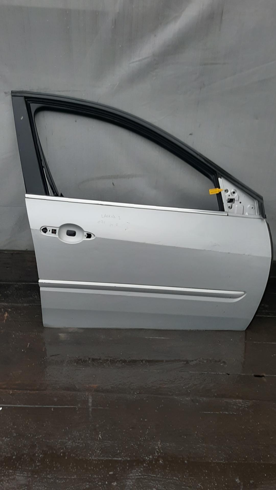 дверь передняя правая Renault Laguna 3 поколение 2007 - фото №1